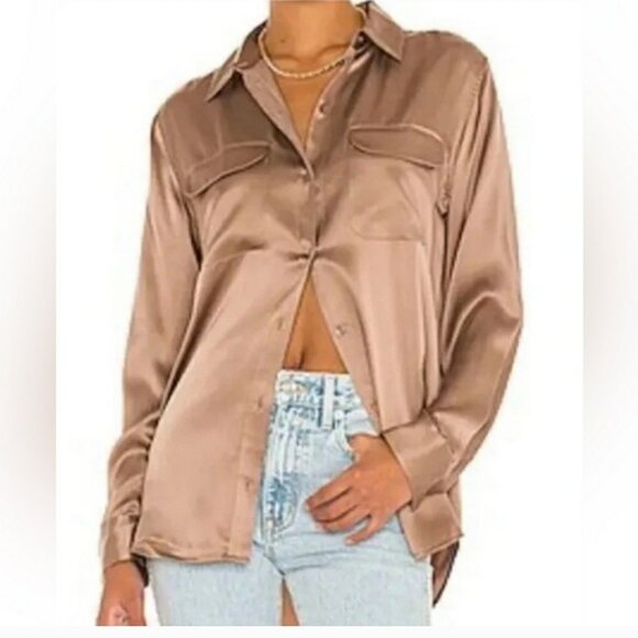 Equipment Signature Satin Button Down In Doeskin SIZE MEDIUM - Picture 1 of 7